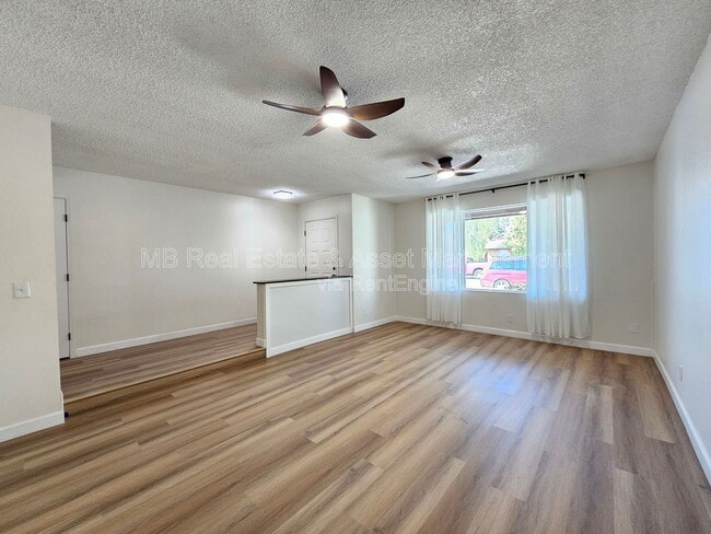 Foto del edificio - 5331 W Diana Ave