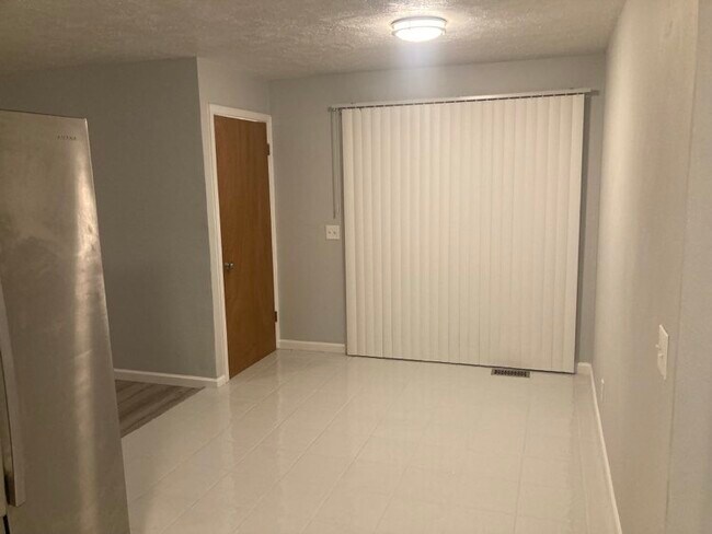 Foto del edificio - 534 E Bridgeport Ave