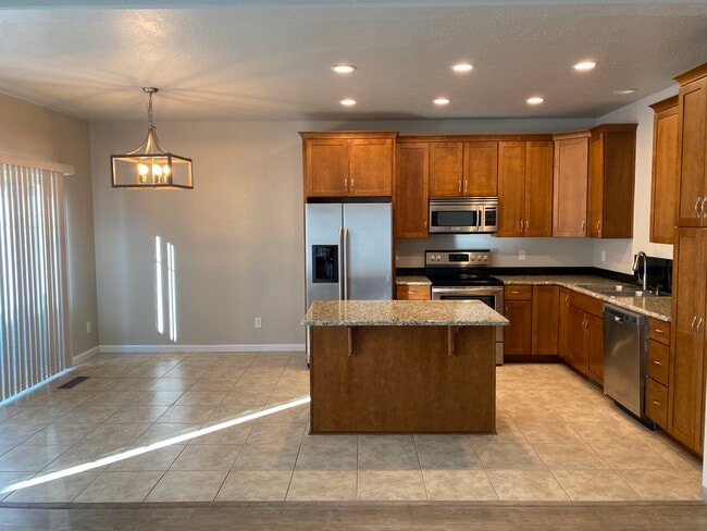 Building Photo - 244 Dunthorpe Dr