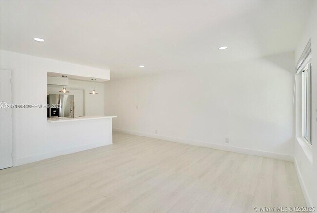 Foto del edificio - 1301 NE 147th St