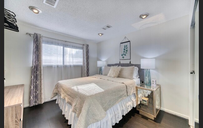 Primary Bedroom - 1617 Carriage House Ter