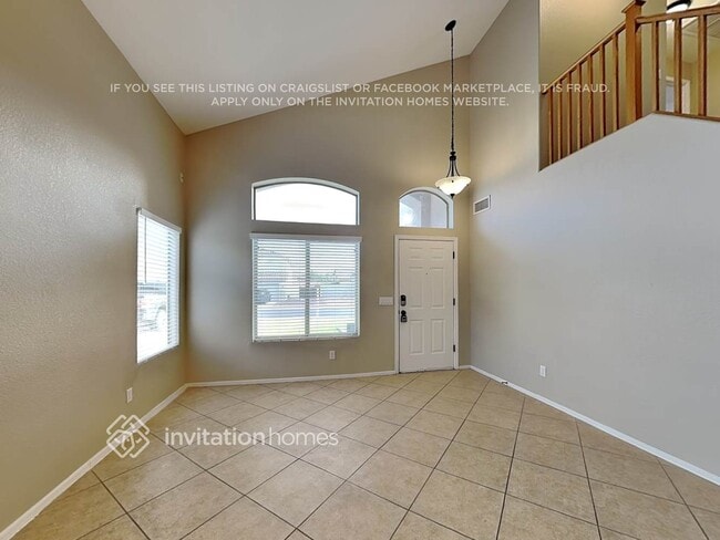Building Photo - 3048 E Millbrae Ln