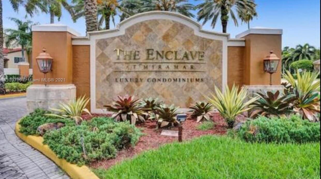 Primary Photo - 2071 Renaissance Blvd