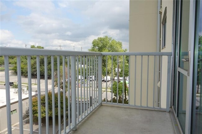 Building Photo - 1600 Barton Springs Rd