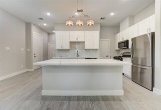 Building Photo - 4536 Sunflower St