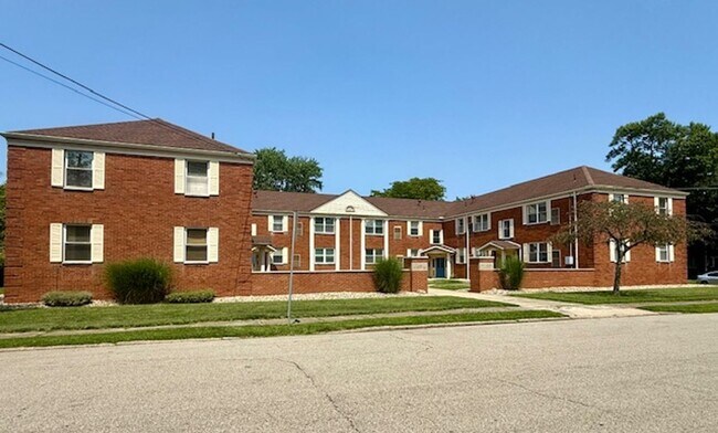 Foto del edificio - QUIET + CONVENIENT 1 Bedroom Available!