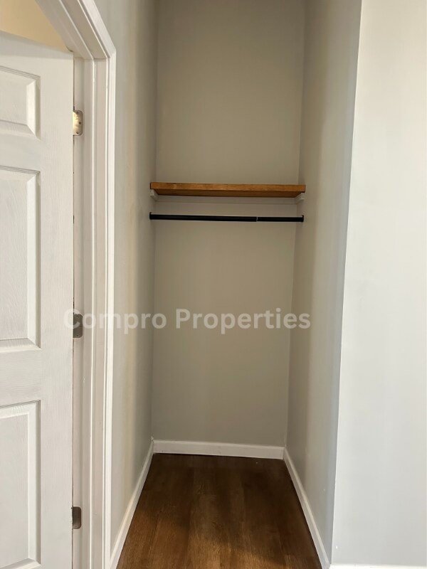 Foto del edificio - 703 Kenan St W