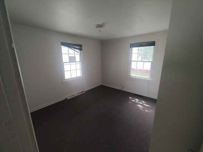 Building Photo - 706 Williams Street