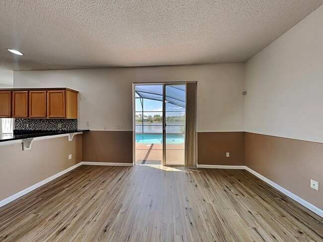 Foto del edificio - 728 Hardwood Cir