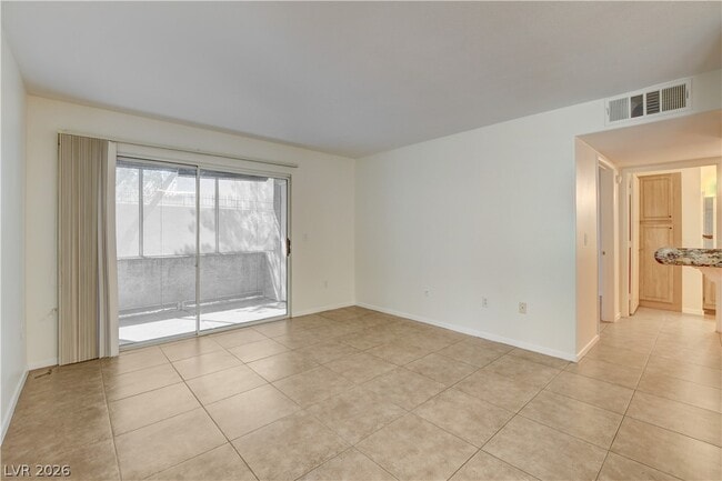 Foto del edificio - 5710 E Tropicana Ave