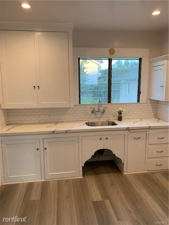 Foto del edificio - 3 br, 1 bath House - 624 Stanley Ave