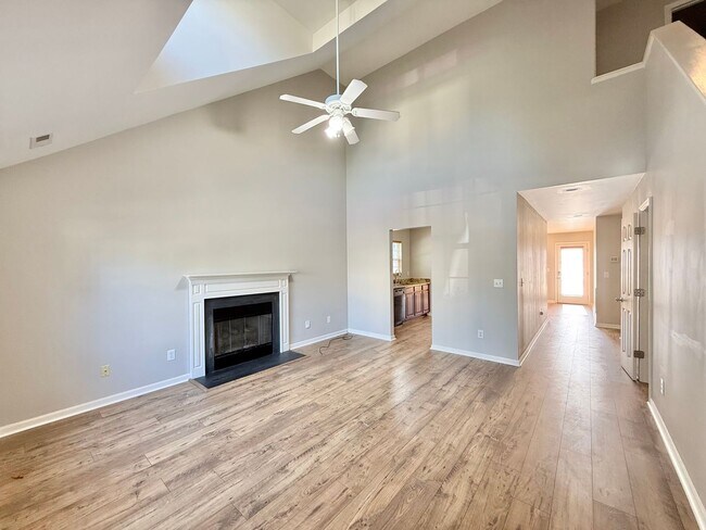 Foto del edificio - Charming 3BD, 3.5BA Raleigh Home Situated ...