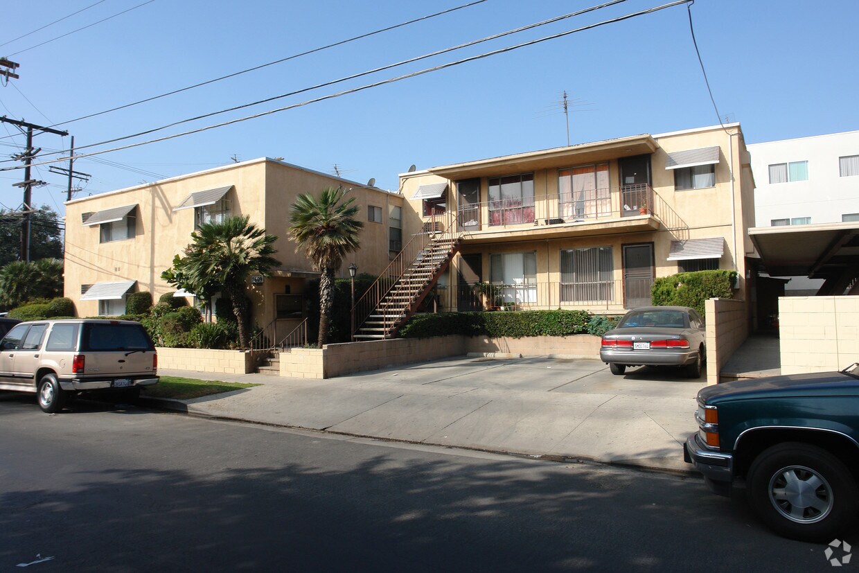 Foto del edificio - 7609 Tobias Ave