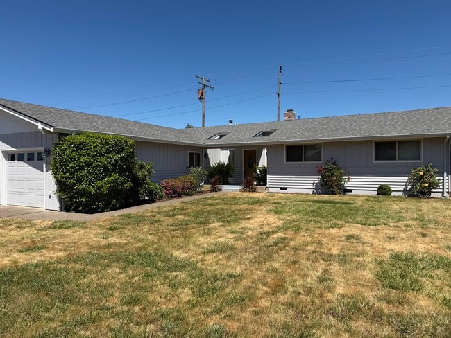 Photo - Large updated 4 bedroom, 2 bathroom home in Springfield!