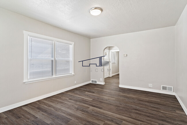 Building Photo - 1180 24th St
