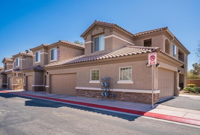 Foto del edificio - Check this Beautiful Condo Unit located in a gated Terrasini  community!