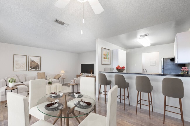 Building Photo - Vista Oaks