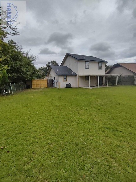 Foto del edificio - 709 Edgewood Ct