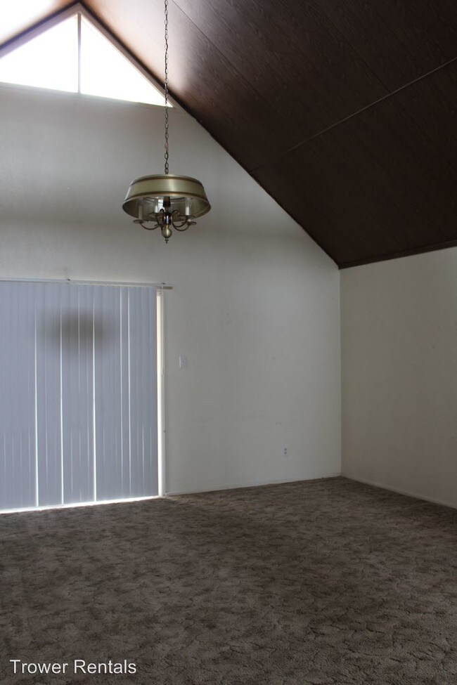 Building Photo - 2700 Fair Palms Pl