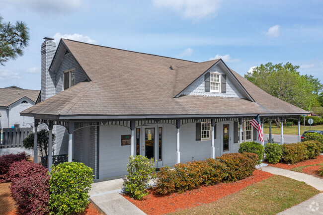 Foto del edificio - Vesta Creeks Run Townhomes and Apartments