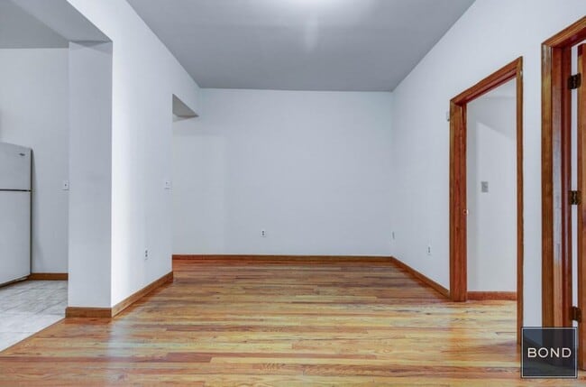 Building Photo - 292 W 92nd St