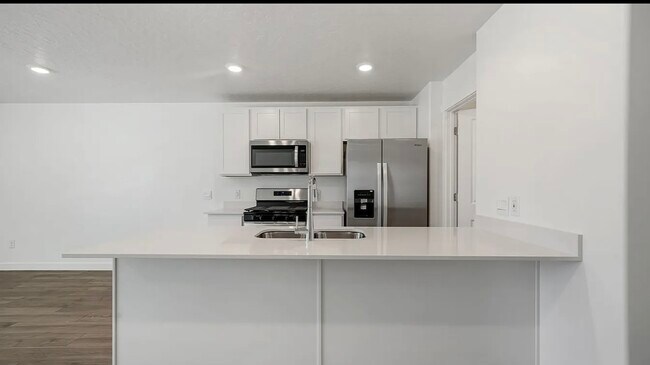 Foto del edificio - 241 N Salty Ln