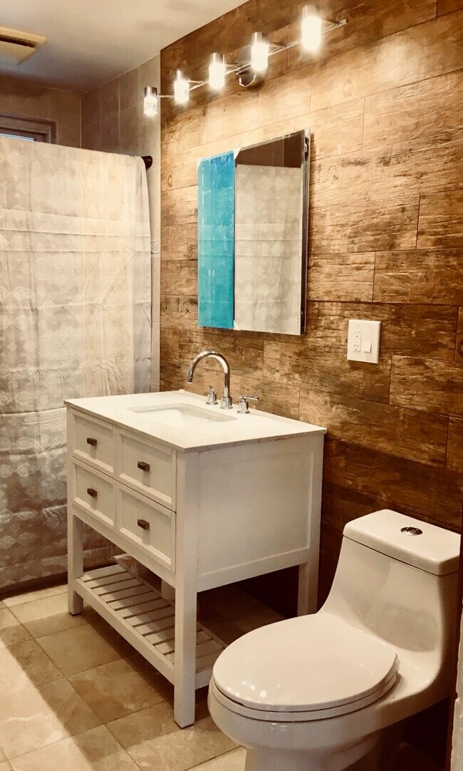 Building Photo - 9 Eulita Ter