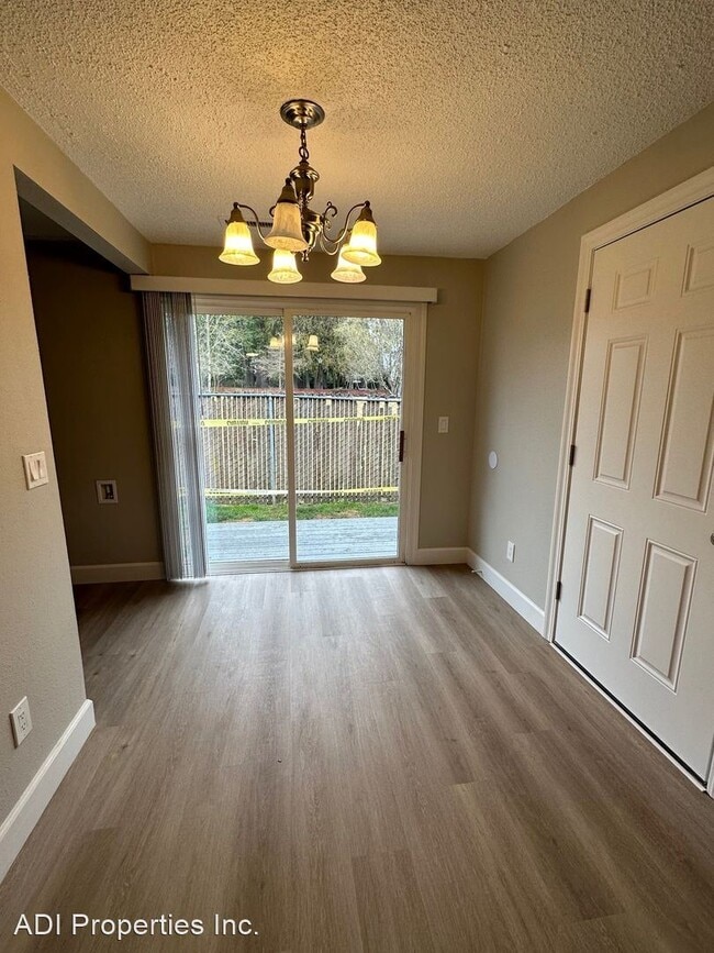 Building Photo - 3 br, 1 bath House - 13450 SW Berthold Avenue