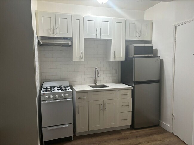 Foto del edificio - 1781 Orchid Ave