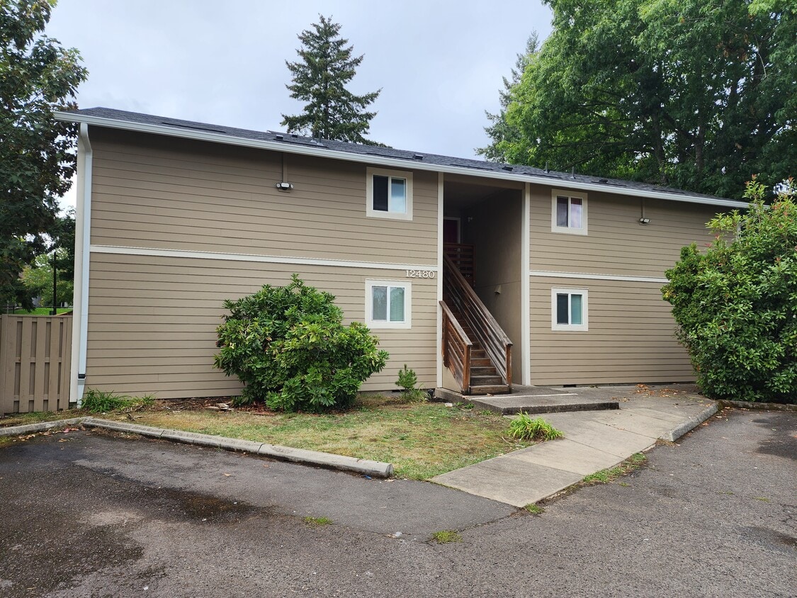 Building Photo - 12480 SW Gingham Ln