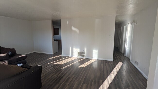Foto del edificio - 948 S 1100 W