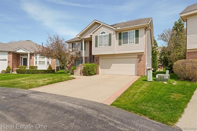 Foto del edificio - 4721 Carrington Dr