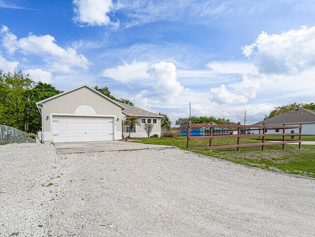 Photo - 7916 105th Ct House