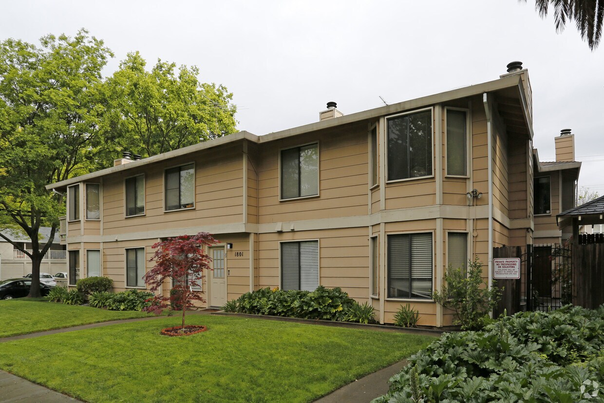 Building Photo - 1801 H St