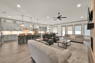 Building Photo - 2072 Laurie Darlin Dr