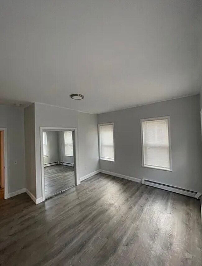 Foto del edificio - 164 Bridgham St