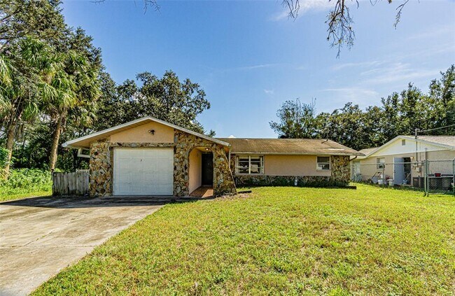 Foto del edificio - 7714 Belah Dr