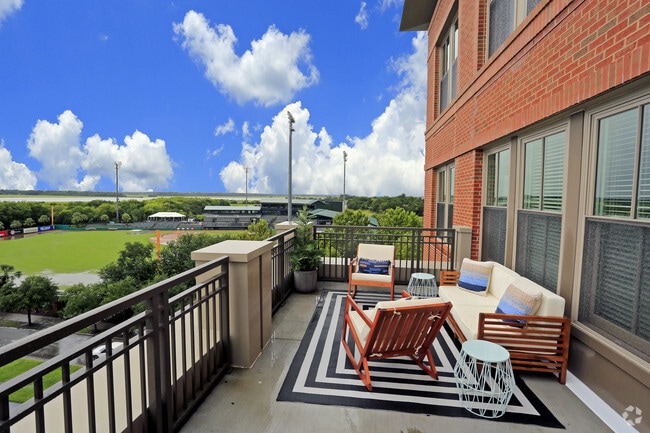 Caroline - Caroline Apartments
