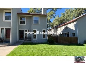 Building Photo - 645 N Franklin St