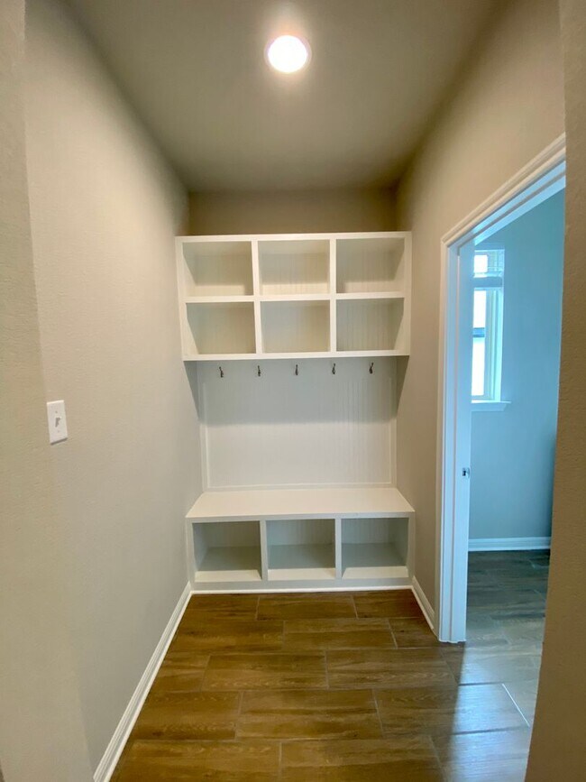 Foto del edificio - 103 Wild Wind Cv