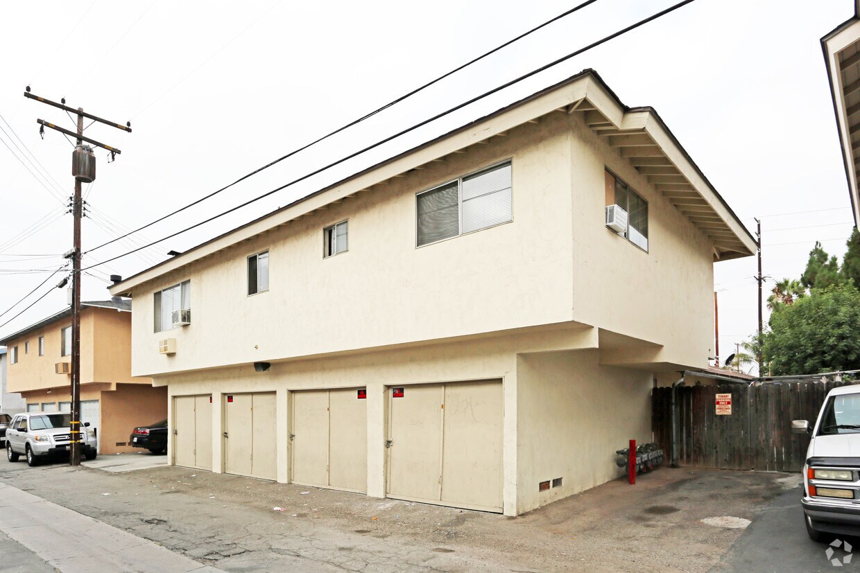 Building Photo - 12112 Haster St