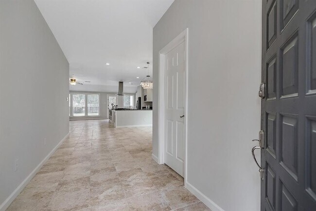 Building Photo - 39 E Stony Bridge Ct