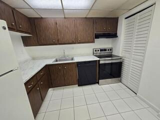 Foto del edificio - 7910 N Colony Cir