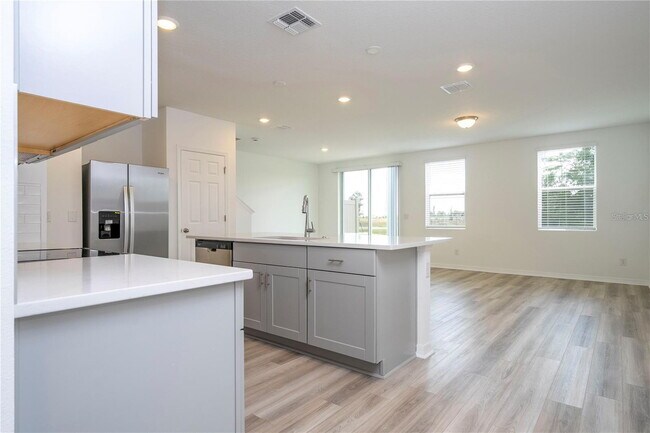 Foto del edificio - Elegant & Comfortable Home with Granite Ki...