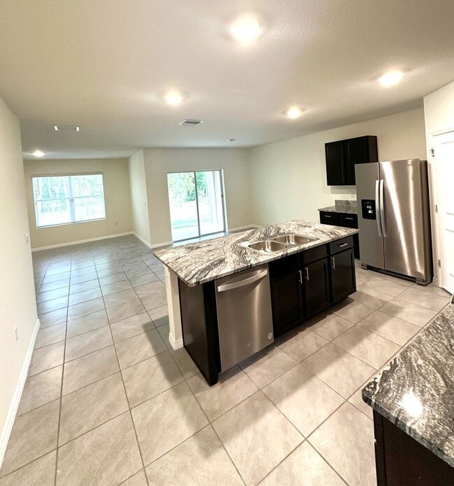 Foto del edificio - Lake Diamond North 4 Bed, 2 Bath