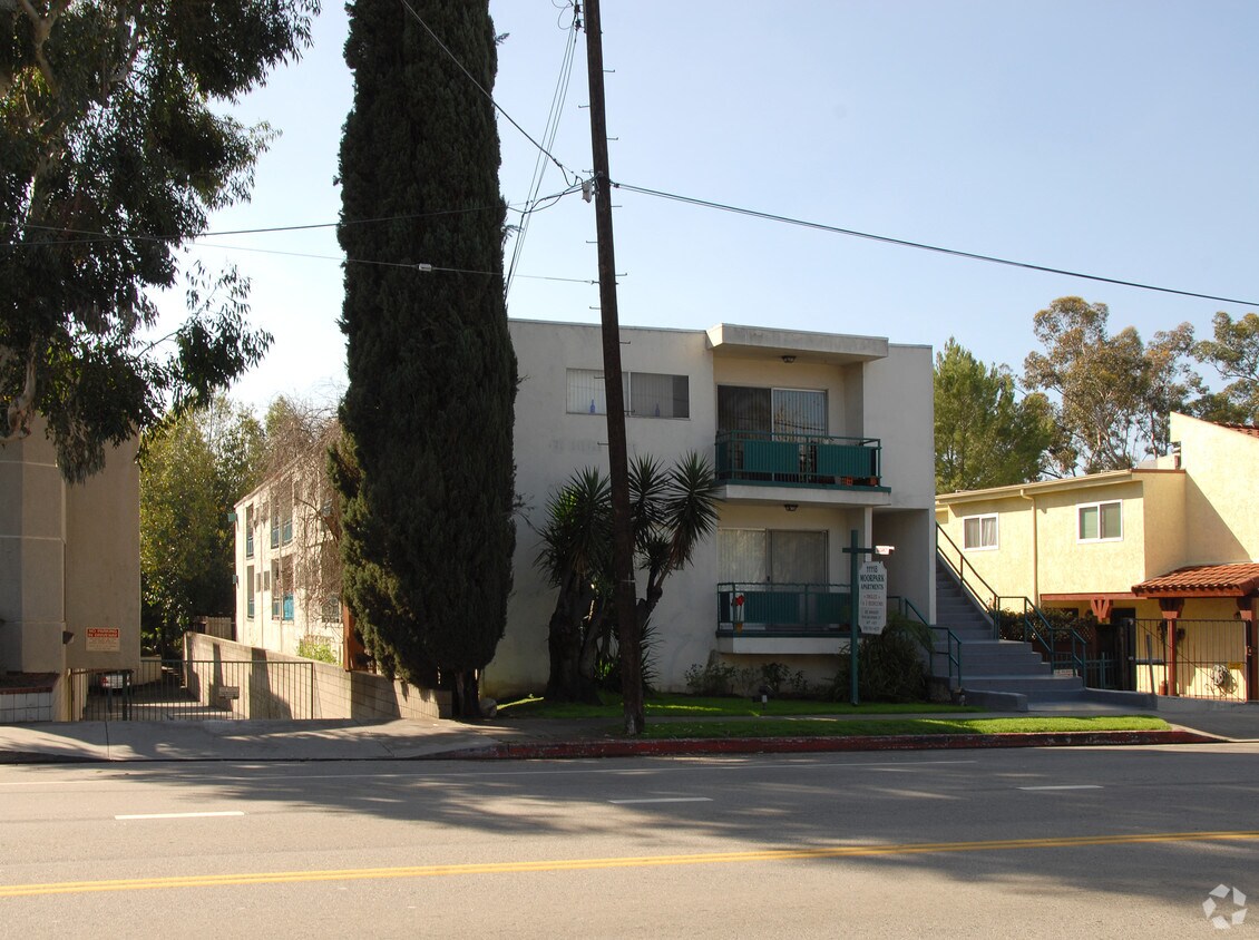 Foto principal - 11118 Moorpark St
