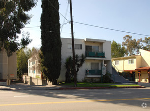 Building Photo - 11118 Moorpark St