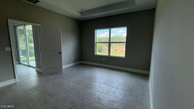 Building Photo - 460 Westchester Dr
