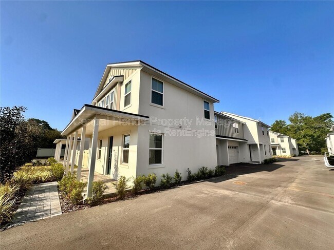Building Photo - 2220 S Bumby Ave