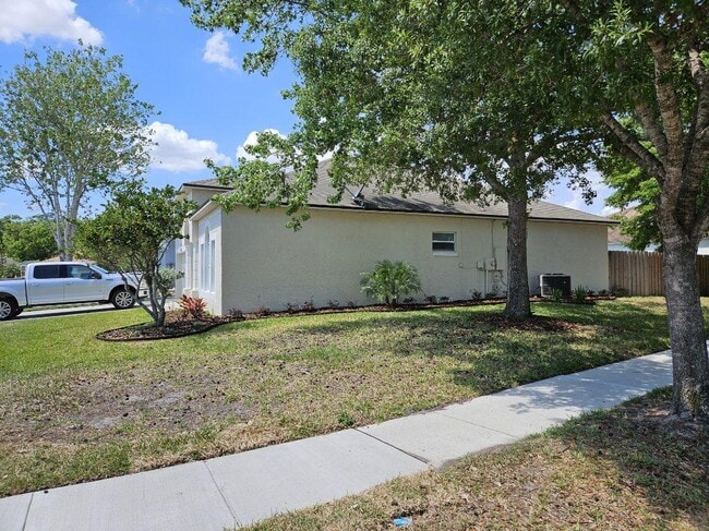 Building Photo - 801 Jade Forest Ave